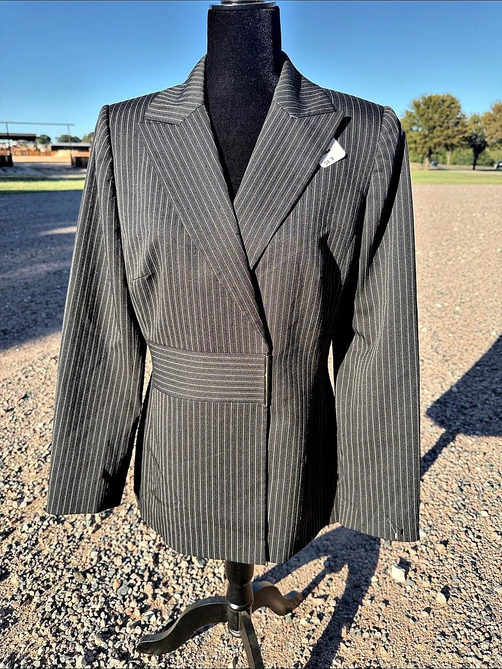 Tahari Arthur S. Levine Pinstripe Blazer in Black size 8